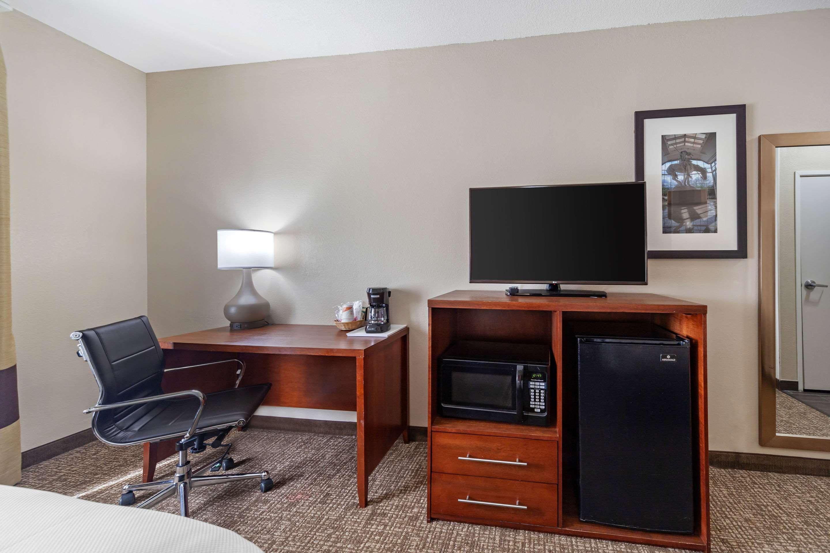 Comfort South - I-240 Inn