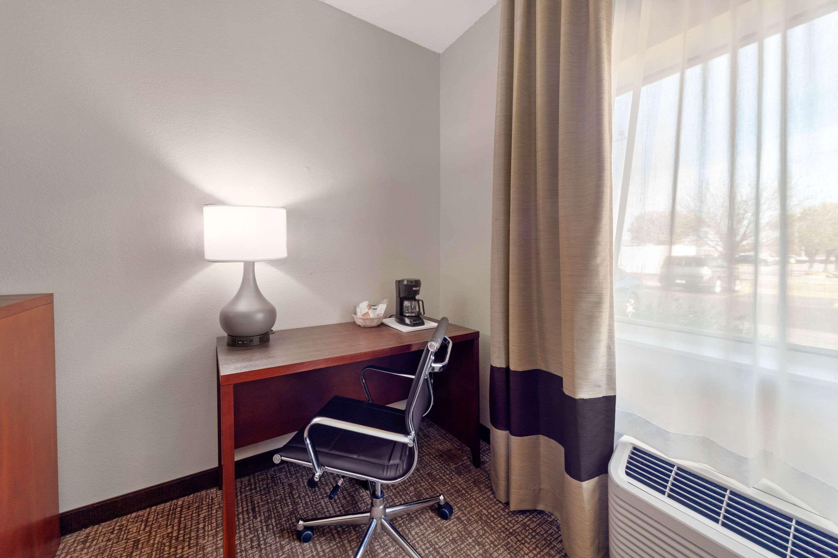 Comfort South - I-240 Inn