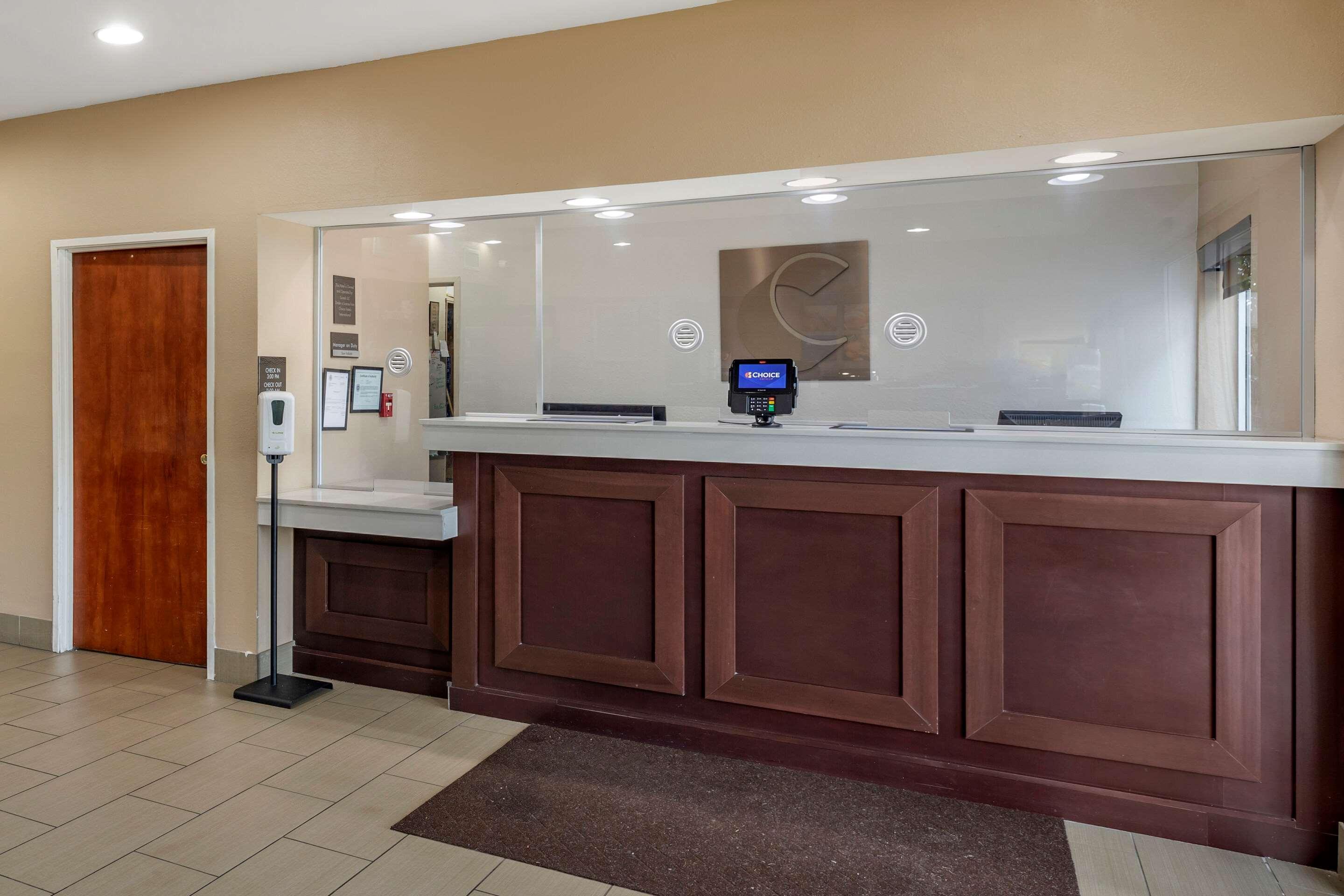 Comfort South - I-240 Inn 3*